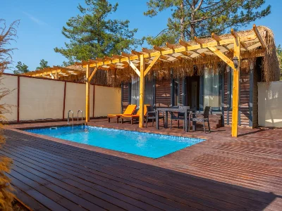 Orange Bungalov